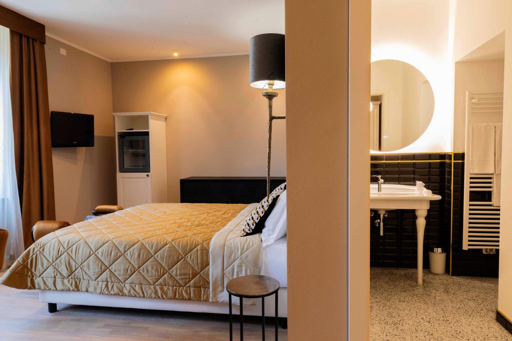 Liberty Hotel Male Bagian luar foto