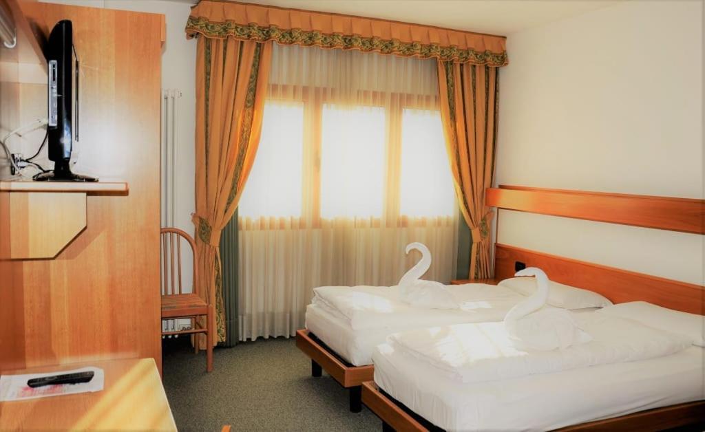 Liberty Hotel Male Bagian luar foto