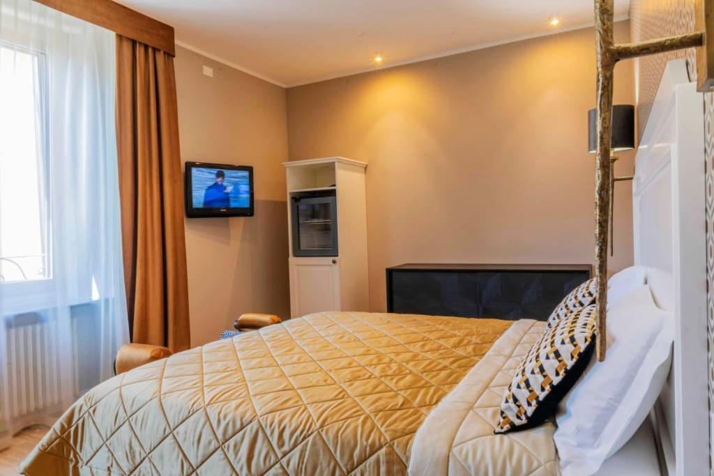 Liberty Hotel Male Bagian luar foto