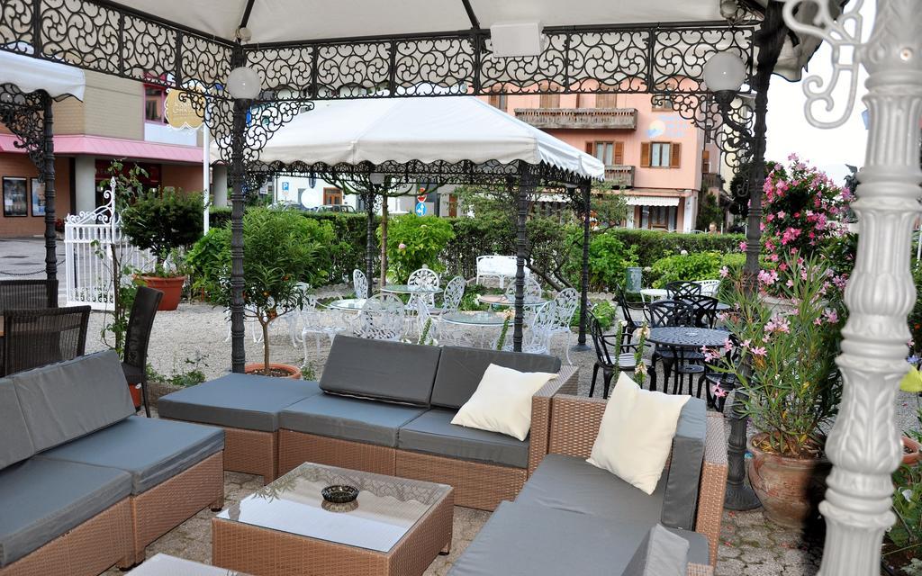 Liberty Hotel Male Bagian luar foto
