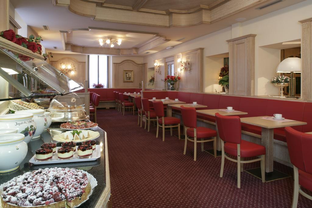 Liberty Hotel Male Bagian luar foto