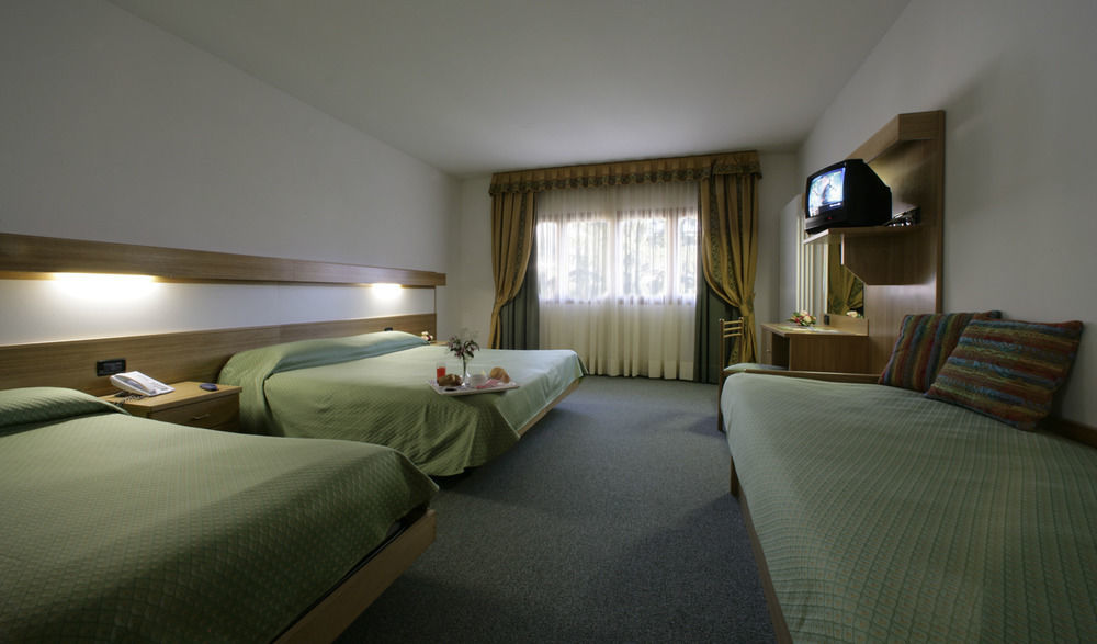 Liberty Hotel Male Bagian luar foto